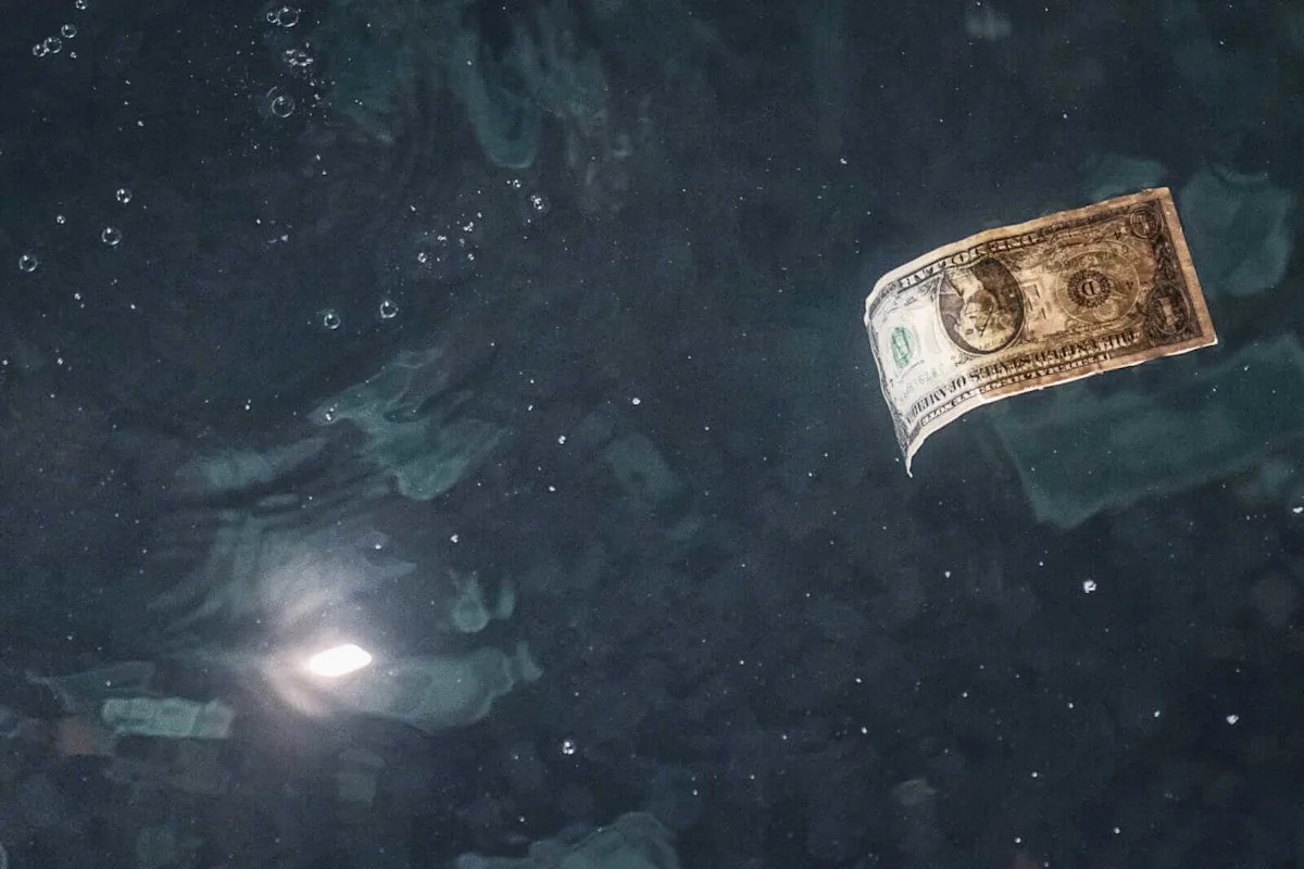 Dollar Weakens on Strength in Stocks and Lower Bond Yields
