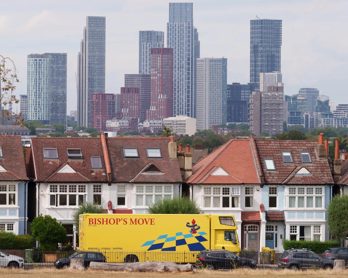 Fears over interest rate rise and jobs send UK consumer confidence to three-year low