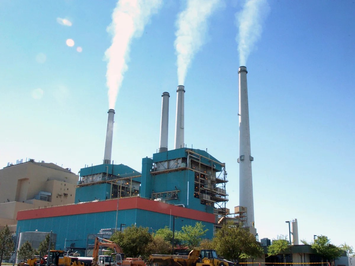 Trump boosted half of US coal plants with taxpayer dollars and ‘free passes to pollute’, report says
