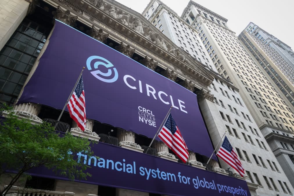 Circle, Tether freeze funds impacted by potential Binance 'security issue'