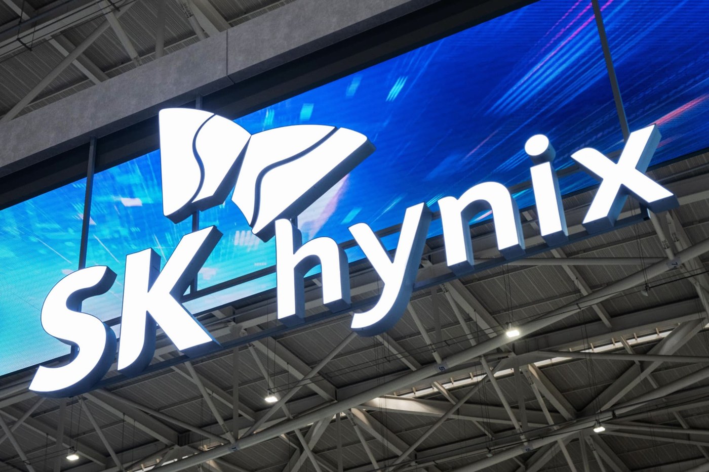 SK Hynix, SoftBank shares plunge as tech stocks in Asia track Wall Street chip sell-off