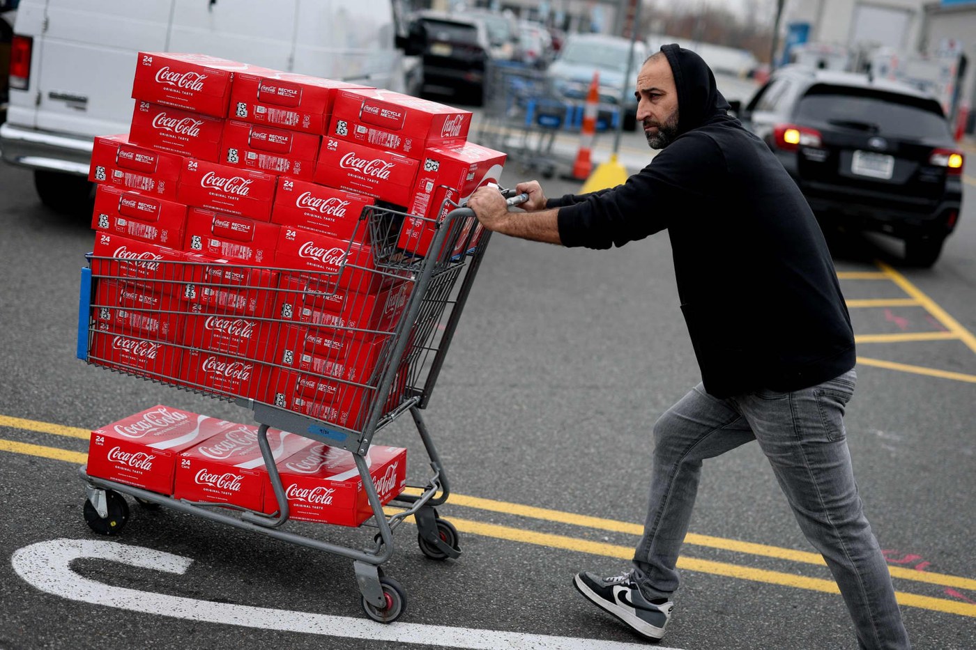 Early third-quarter earnings show a 'resilient' U.S. consumer, with signs of strain